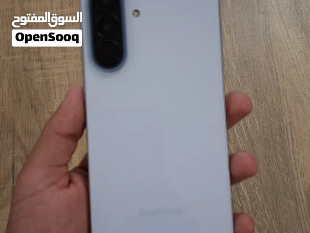 جلاكسي a57 مستعمل فقط 3 ايام قابل للتبادل
