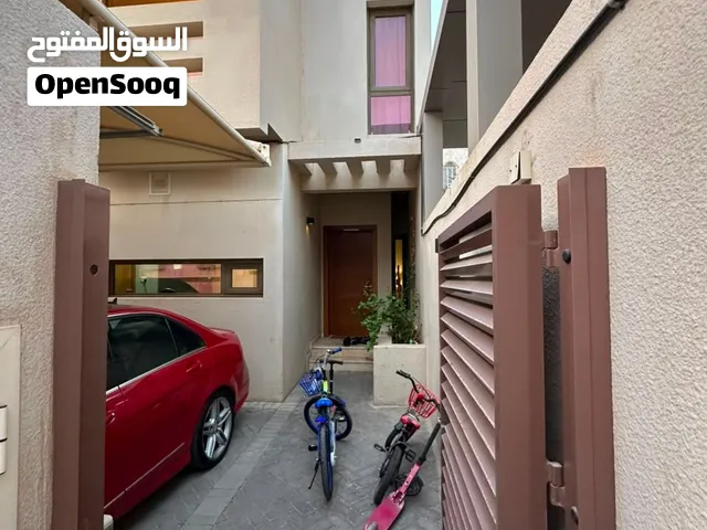 للبيع ڤيلا راقيه في بوشر المنى  Luxury villa from Villa Group Its location is Bowsher *Al-Mana*.