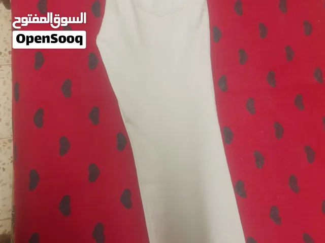 بنطلون كتان بيج اشتريته من الباله طلع ضيق