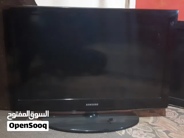 شاشة 32 بوصة