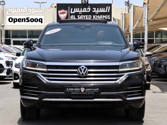 FULL SERVICE HISTORY AVAILABLE FROM DEALER - ORIGINAL PAINT - FULL OPTION - BRAND NEW CONDITION