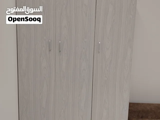 خزانة ملابس