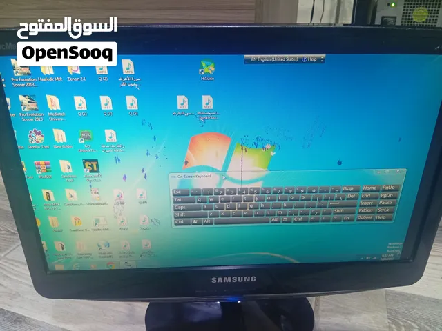 شاشه كمبيوتر فيها بقع بنص الشاشه بس مش مبينه