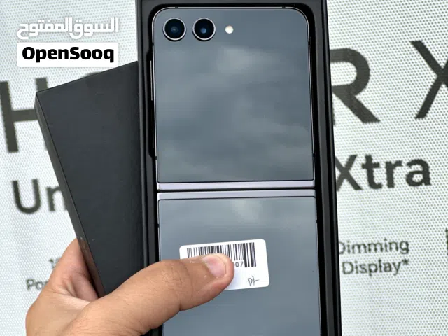 عرض خااص : Samsung Z flip 512gb الذاكرة العملاقة هاتف بحالة الوكالة بدون اي شموخ أو مشاكل مع ضمان