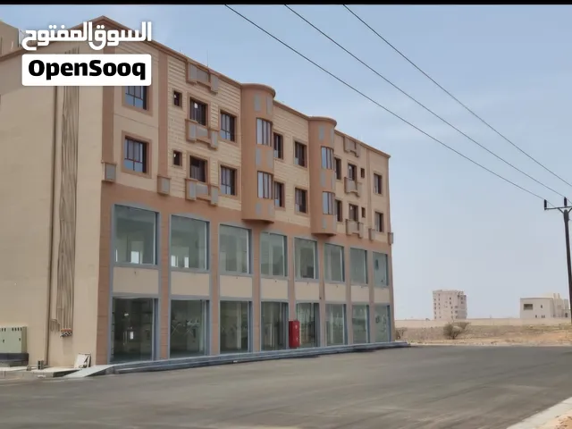 معارض ومحلات وبيسمنت للإيجار نزوى حي التراث الخط الأول