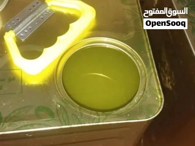 زيت زيتون بلدنا شامل التوصيل زيت العام بعل وزيت السنه للبيع مع هديه مرتبان زيتون ومرتبان مقدوس لتواص