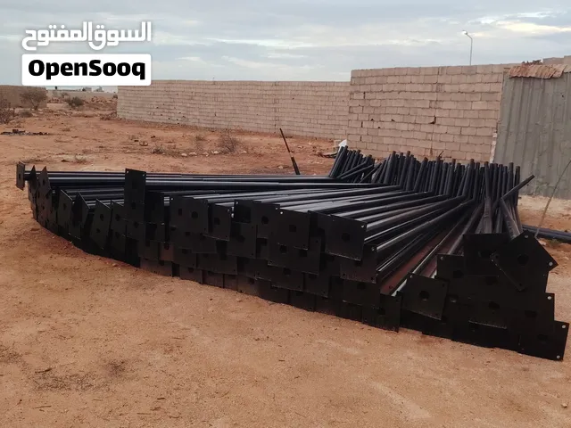أعمدة الإنارة لد