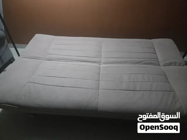 كنبة سرير للبيع – حالة ممتازة