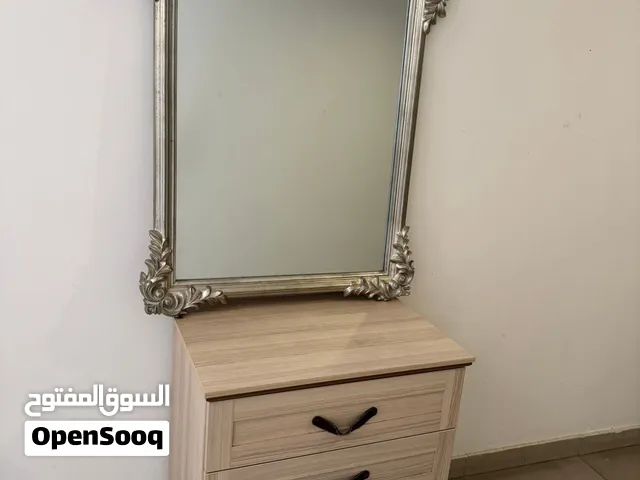 خزانه للبيع مع المرايا