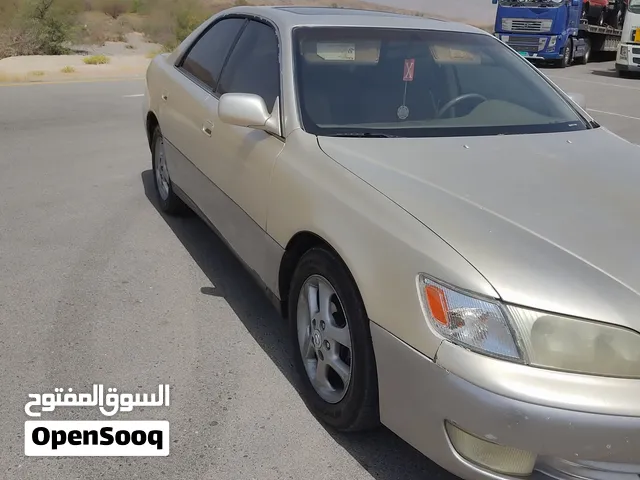 لكسز أي اس 300 للبيع
