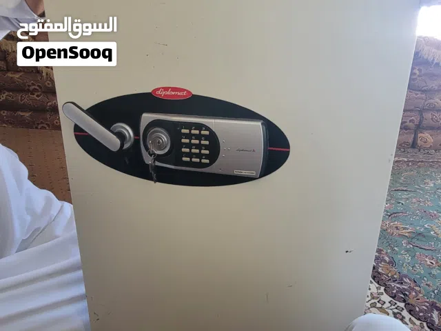 مهندس خزنات نقود  ولدينا جميع قطع الغيار الخزنات