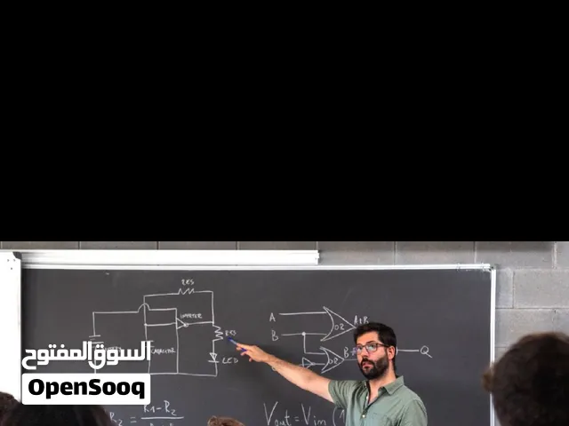 معلم فيزياء متمكن شرح مبسّط ومتابعة مستمرة لطلاب تاسع إلى ثاني عشر