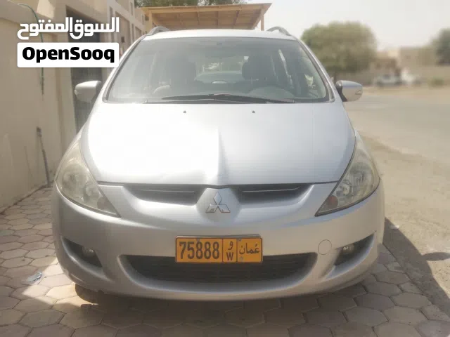 ميتسوبيشي جرانديز 2007 رمادي مستعملة بحالة جيدة مع تأمين ومرخصة