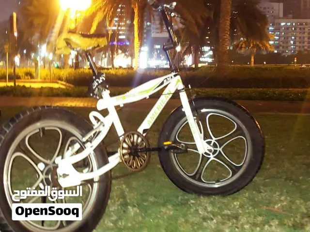 سيكل جبلي للبيع لكن التاير الخلفي مكطع وطسلحه بي 10