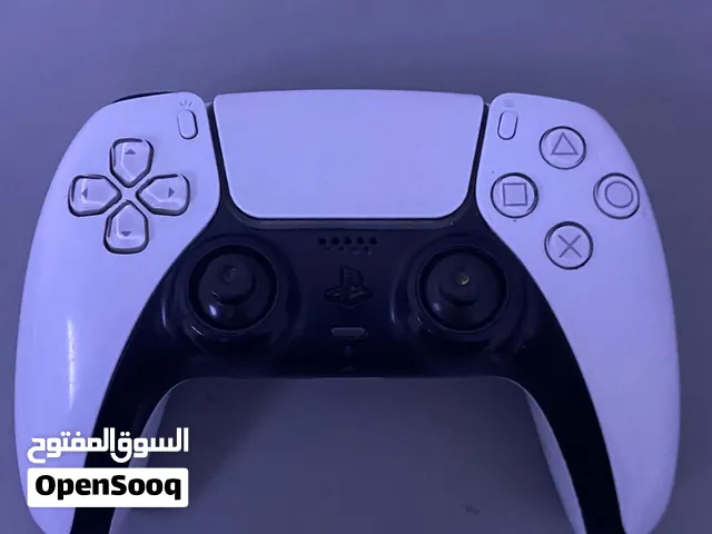 يدين سوني 5