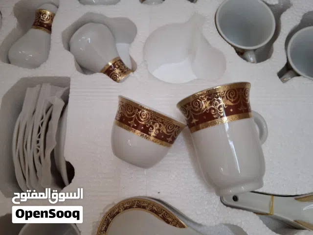 طقم سفرة فاخر جديد من 72 قطعة