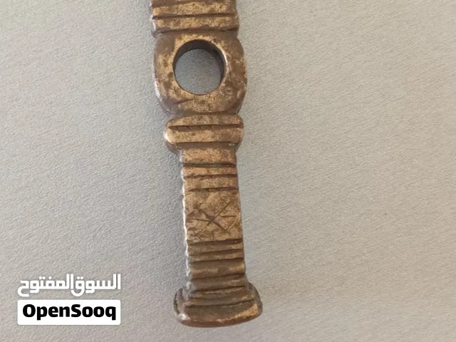 فأس نحاسية اترية مصغرة مزخرفه ـقطعة تراتية نادرة