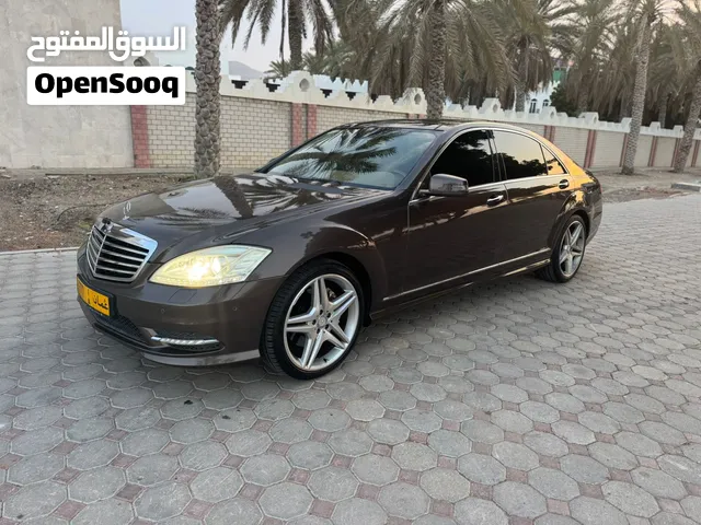 مرسيدس بنز S350L موديل 2013 بحالة ممتازة قطعة فقط 78 الف كيلومتر للبيع فقط خليجي وكالة الزواوي