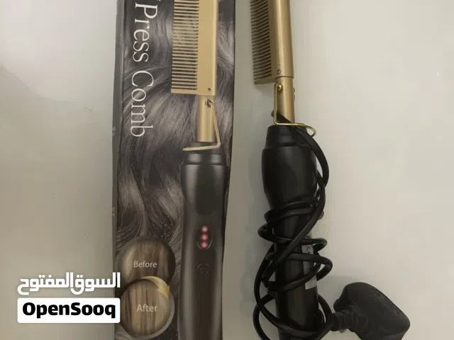 XRUI Hair press comb for a high quality styling on any type of hair and softens, smooths the hair.