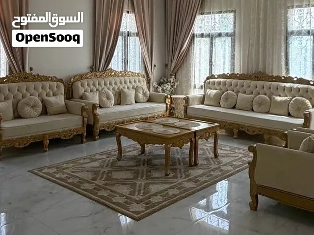 كراسي بحاله جيده جدا استخدام 3 سنوات نظيف سبب التغيير غيرنا الديكور وصار مامناسب للديكور الجديد