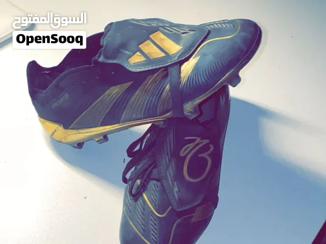 استرز كوره بريدتور مستورد حاله جيده جداً مقاس 42/43