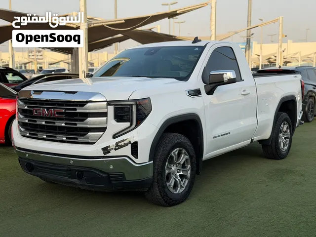 GMC Sierra -SLE -2025 -GCC-FREE ACCIDENT-ORIGINAL PAINT-SERVICE AGENCY-UNDER WARRANTY