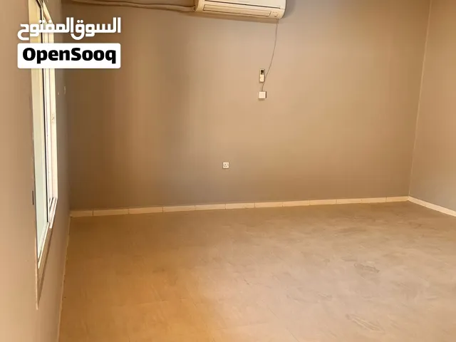 استديو كبير مع حوش خاص