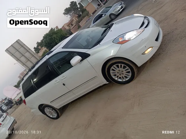 تيوتا سيينا سيارة ربي يبارك 2010