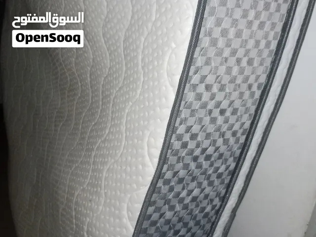فرشة زنبركية مزوج بحالة جيدة جدا للبيع