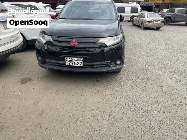 للبيع سيارة ميتسوبيشي اوتلاندر 2017 أسود مستعملة بمواصفات خليجية