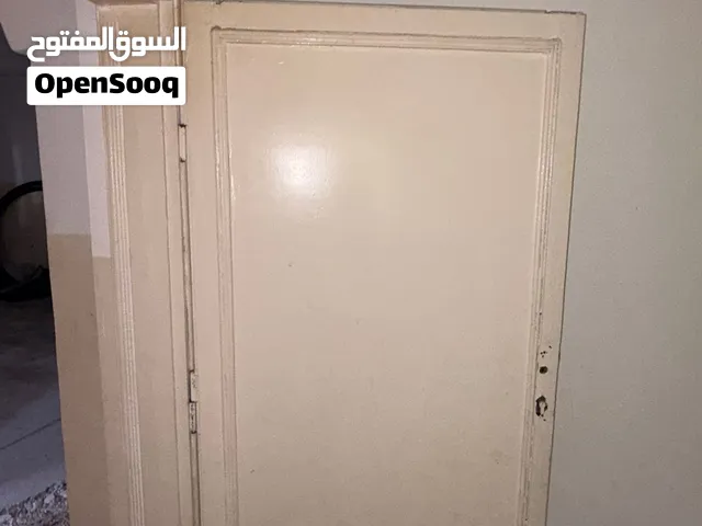 7 أبواب خشب مستعملة للبيع – بحالة جيدة