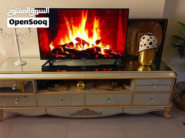 طاولة تلفاز زجاجيه
