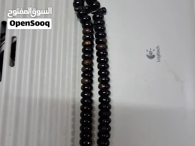 سبحه يسر اسود بحر احمر فيها تعريقات جميله جدا.