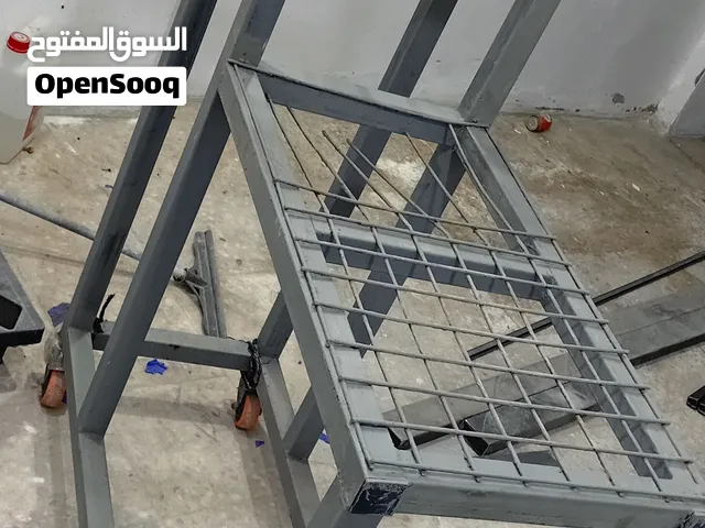 سلم حديد ثلث درجات قوي جدا مع عجلات  الموقع عمان سحاب