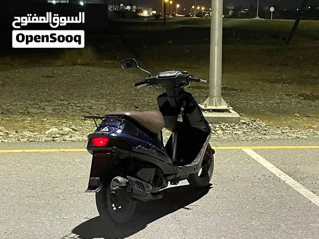 دراجه ما عليها كلام أمورها طيبه و مسرفسه بل كامل