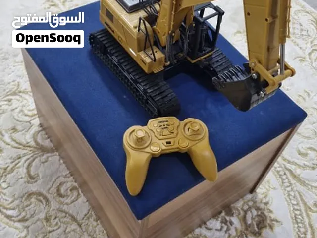 حفارة تحكم عن بعد (MOKA RC) - بحالة ممتازة كأنها جديدة!