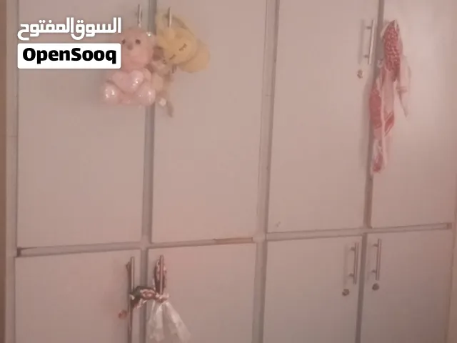 خزانه نظام رفووف مع مفاتيح