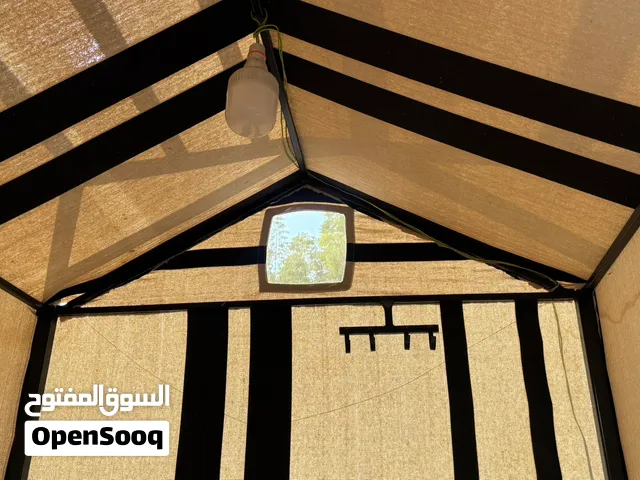هيكل دورة مياه مخيمات او عزب مع مصباح الاضاءة مع مغسلة صغيرة ومرحاض وسعر إضافي لخزان المياه