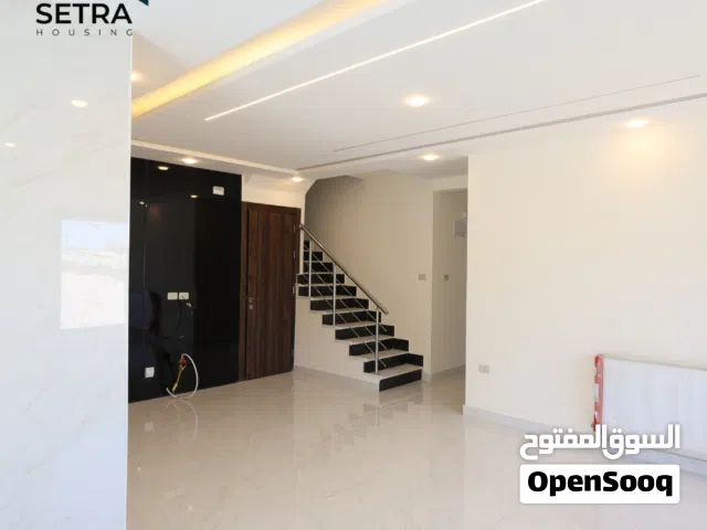 روف ملكي فاخر للبيع في الظهير 210م داخلي + 100م ساحة خارجية - بسعر 130الف