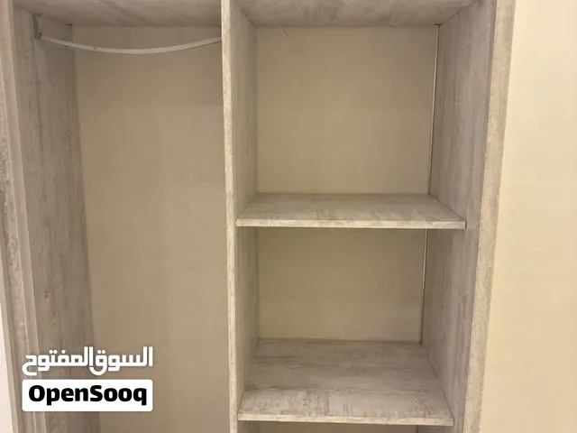 دولاب ملابس من هوم بوكس ( العرض ميتين وعشرين سانتي الارتفاع ميتين سانتي )