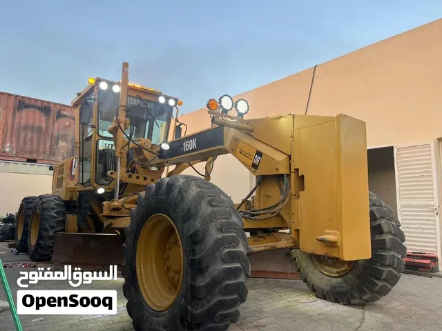 كريدر 160K بحالة ممتازة موديل 2011 اساسي  شغال 22000 الف ساعة فقط