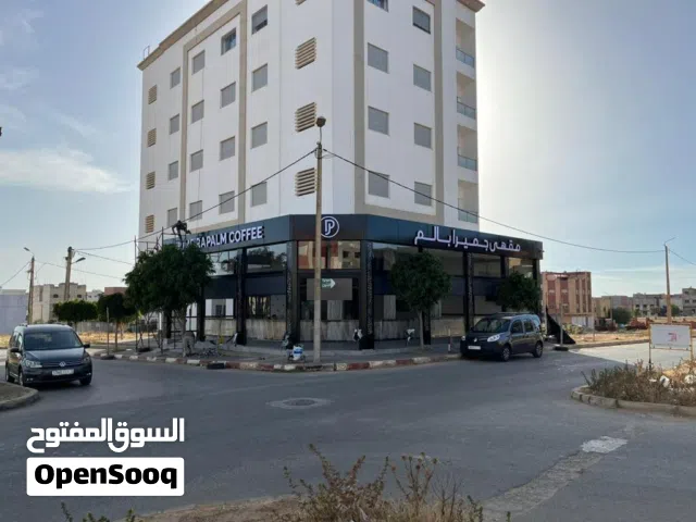 عمارة جديدة فاخرة للبيع ثلاث واجهات بموقع مميز جدا قرب الرباط