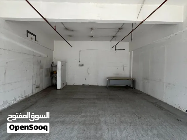 محل تجاري مع فترة سماح للإيجار في الشويخ