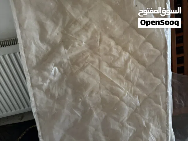 فرشه اطفال جديده لكن الكيس مفتوح يعني نظيفه