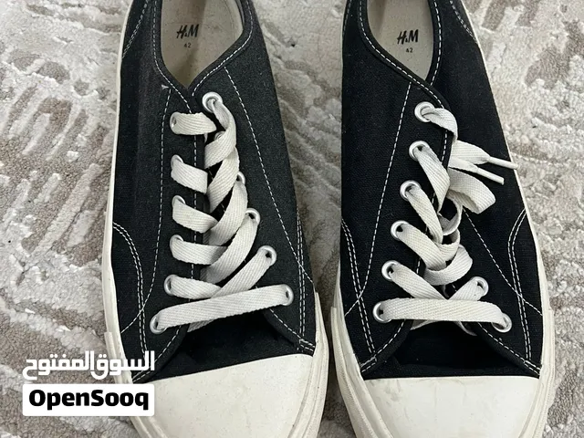 2 h&m convers shoes for 5KD