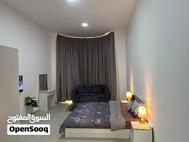 للإيجار استديو مفروش vip في منطقة الظاهر قرب البراري مول 2400 شهري شامل