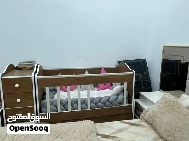 سرير اطفال جديد ب200 للبيع