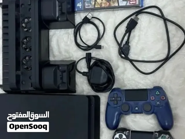 بلايستيشن 4 بحالة الوكالة، جديدة، بدون أي أعطال وقمة النظافة.