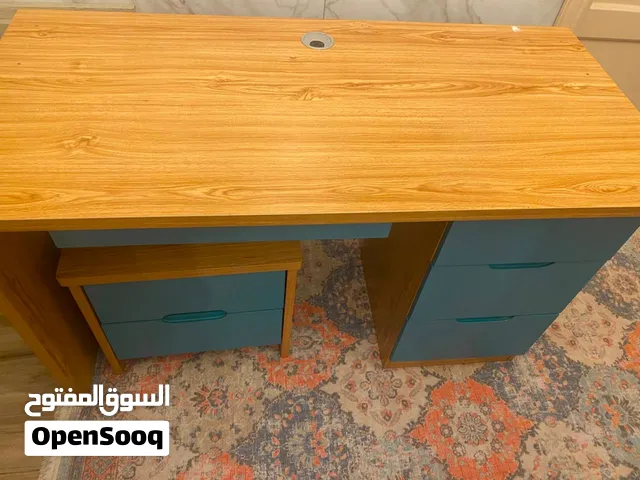مكتب دراسي مع ادراج بحاله وكاله