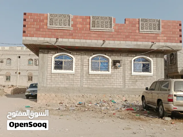 للبيع بيت دور تجاري سكني